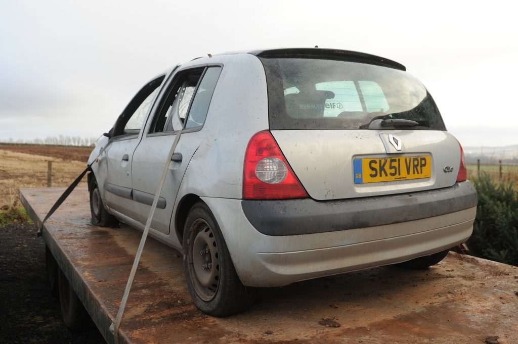 KCes_Westmuir_Abandonded_Car_Westmuir_06_281116