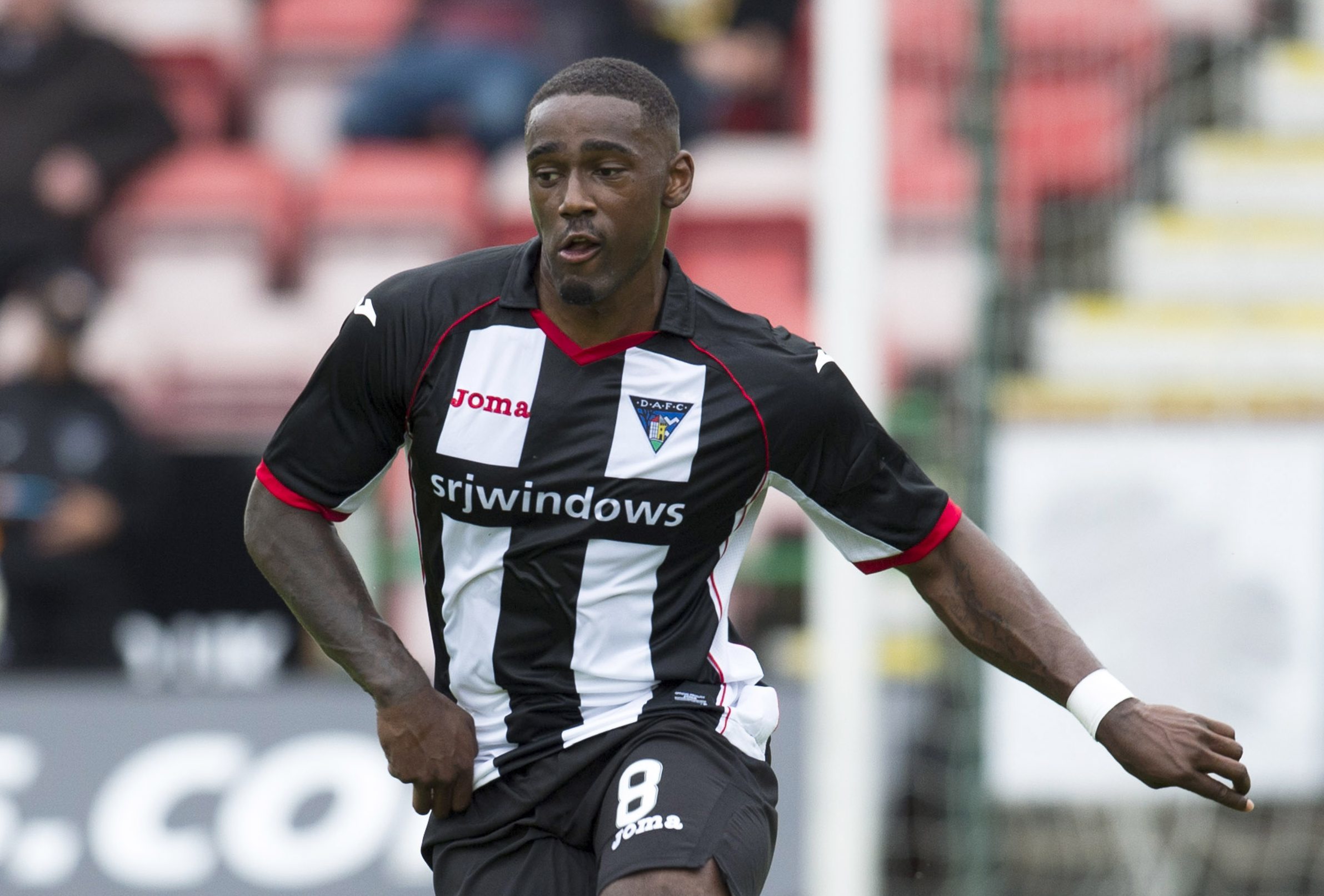 Nat Wedderburn playing for Dunfermline.