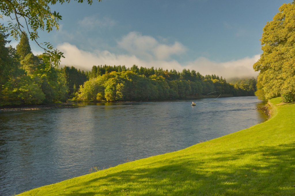 The "productive" salmon beat is set amidst the stunning Perthshire landscape.