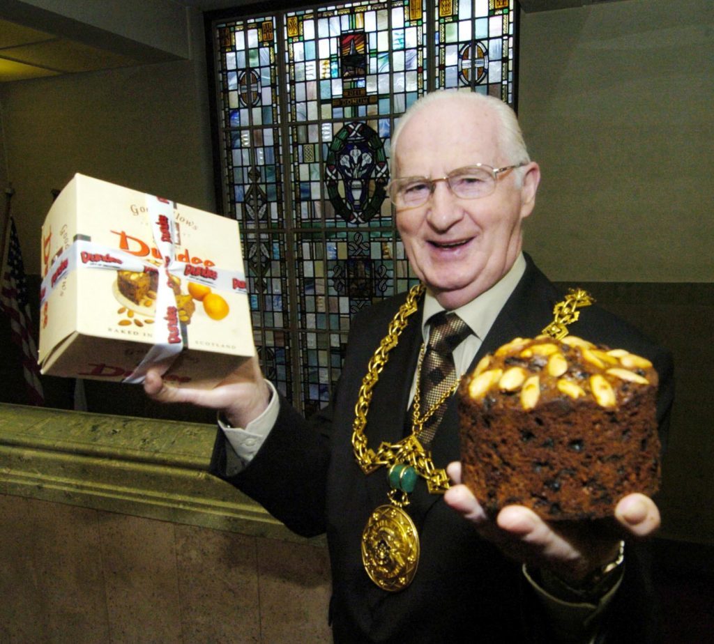 John Letford sends Dundee cake to the Dalai Lama in 2005