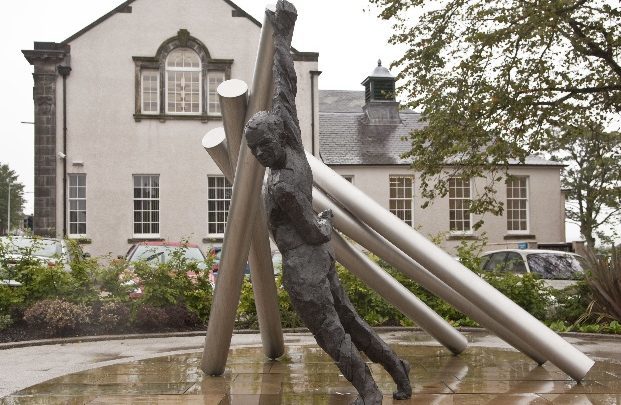 The statue dedicated to mining in the heart of the town