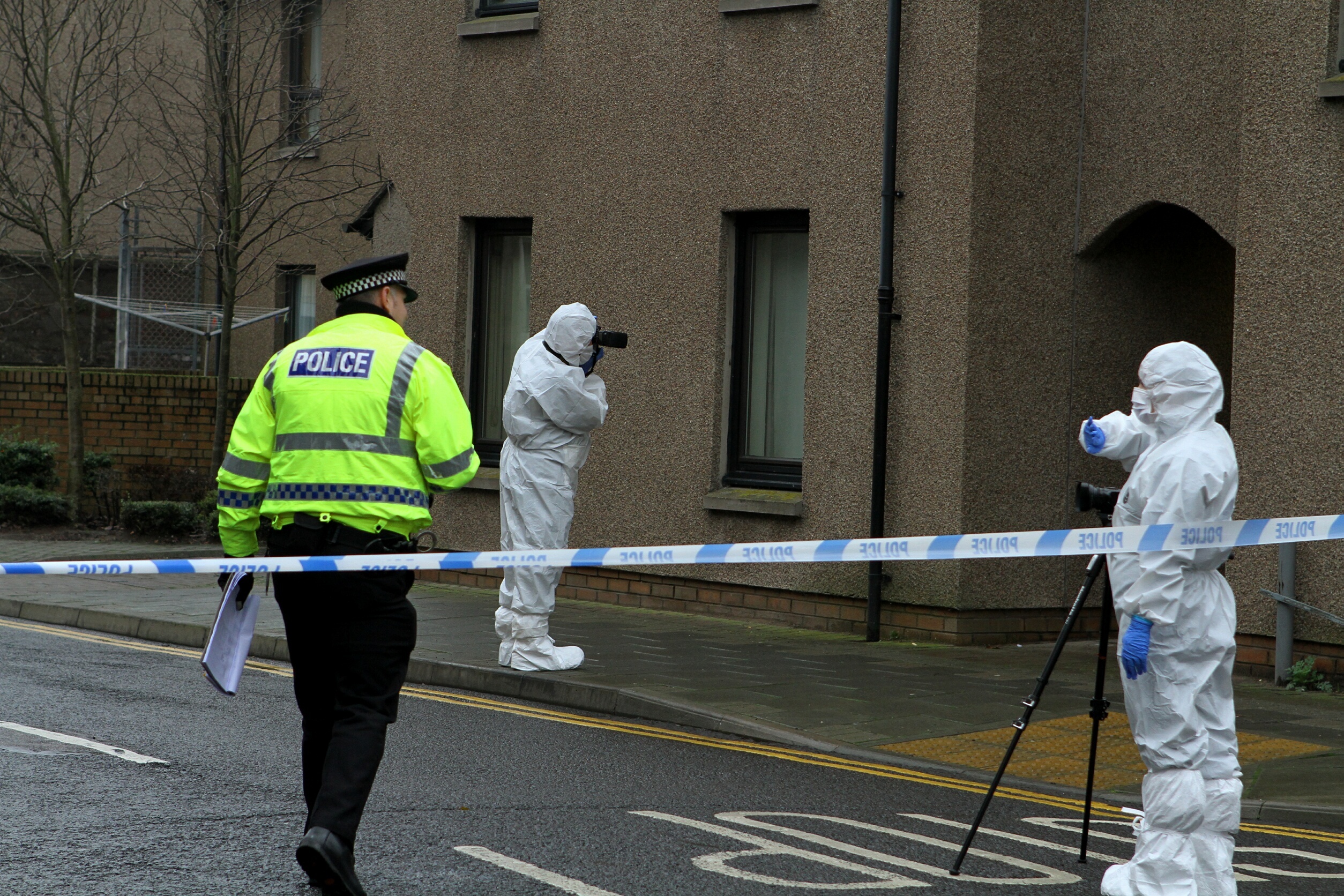 COURIER, DOUGIE NICOLSON, 05/11/15, NEWS.
MONTOSE MURDER.
Pic shows police activity in the Market Street/John Street area of Montrose today, Thursday 5th November 2015.