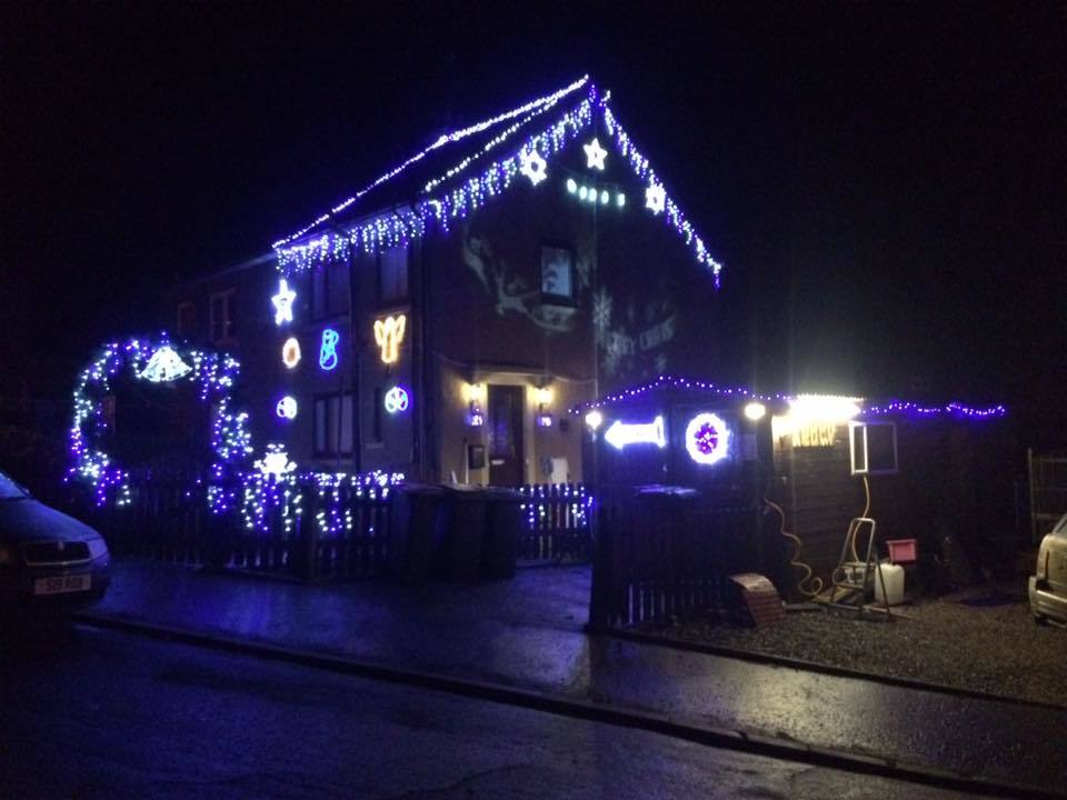 xmaslights_grant_robbie_dads_house_coupar_angus