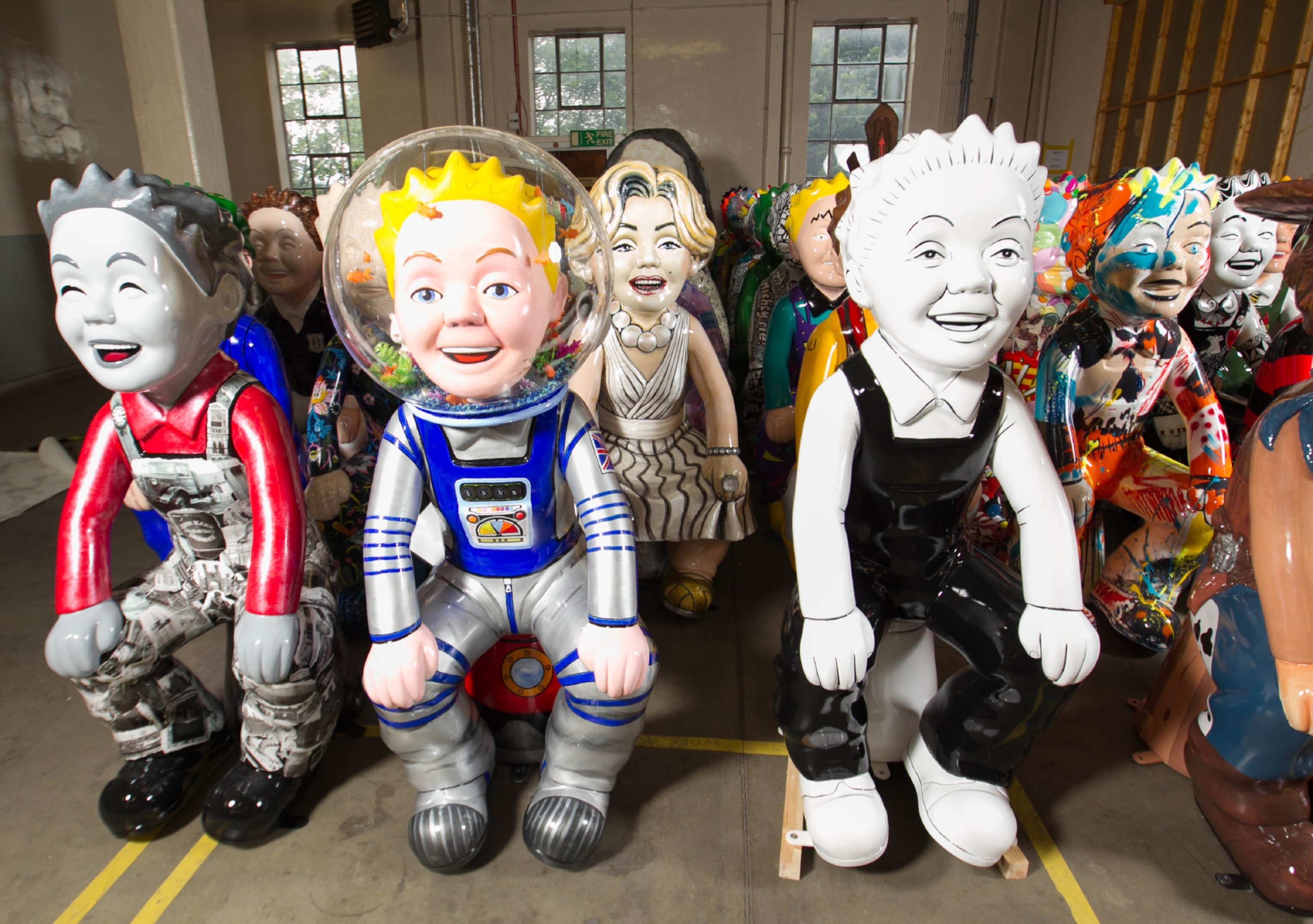 There will be one final Oor Wullie statue auctioned off in Dundee next month.