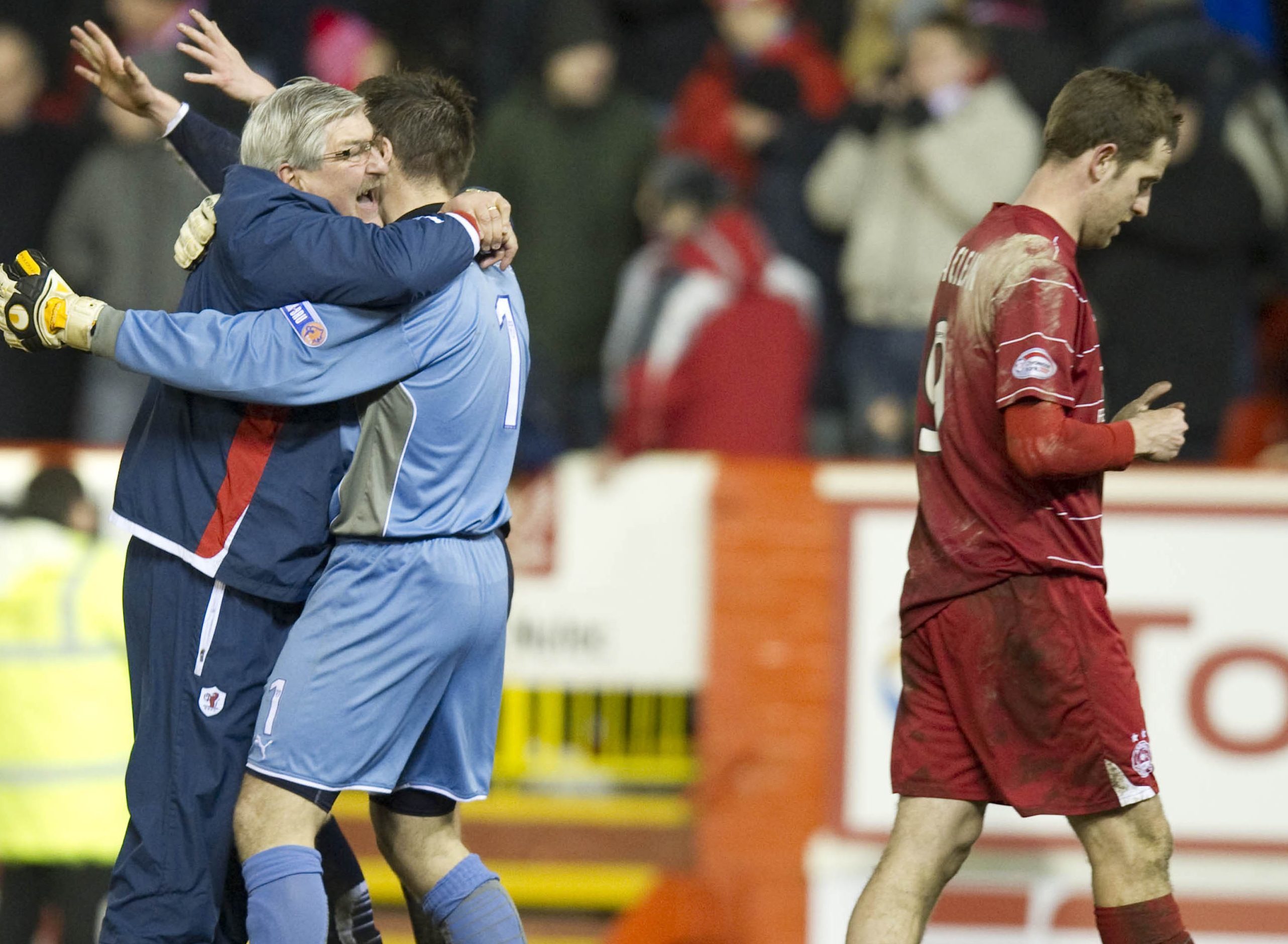 The nearest Steven MacLean (right) has come to a big cup upset was this defeat with Aberdeen to Raith Rovers.