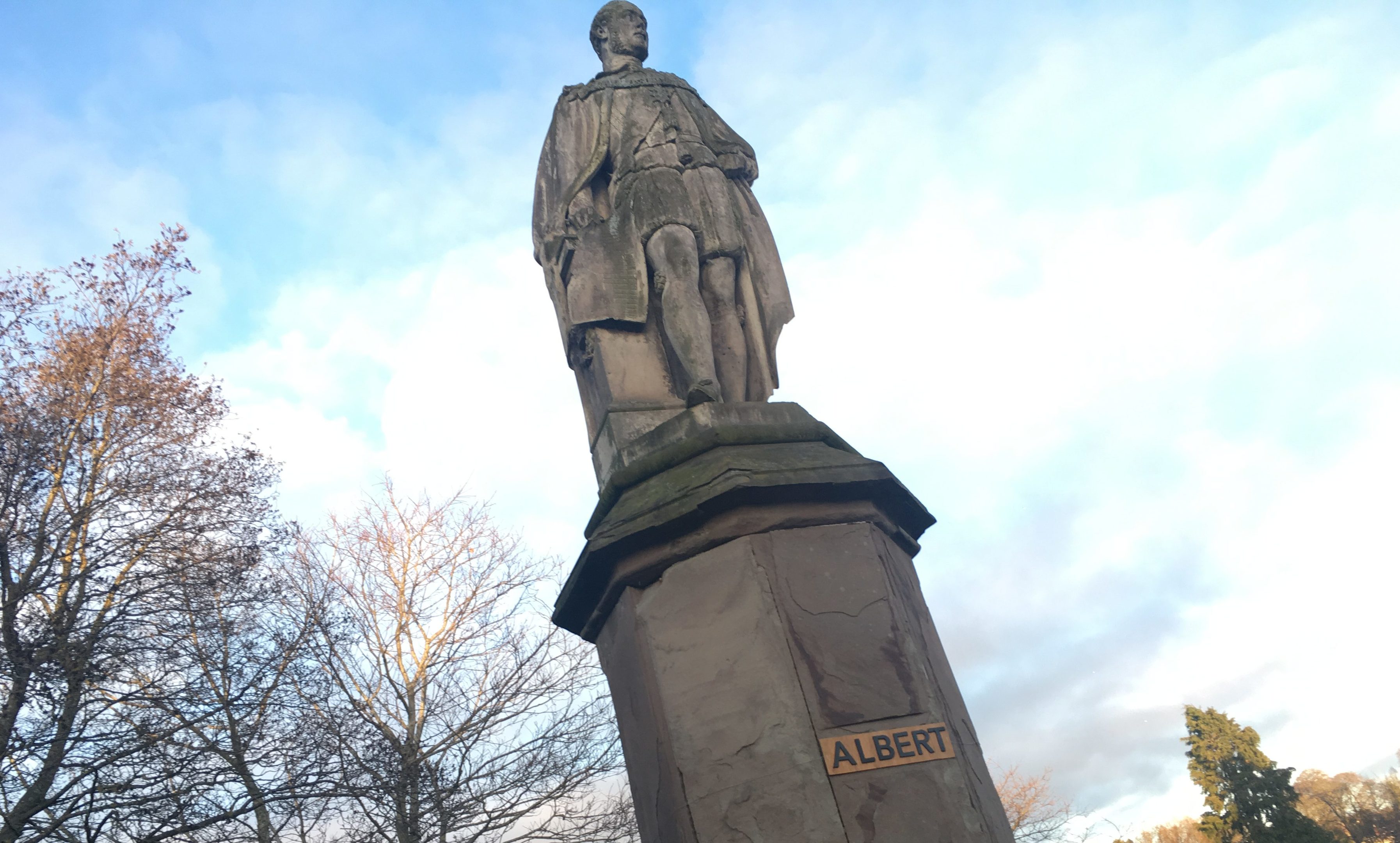 A car registration-style plate has appeared on Perth's Prince Albert statue.