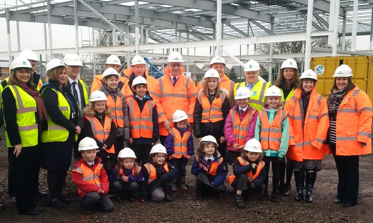 John Swinney with helpers at the Kinross Primary site.