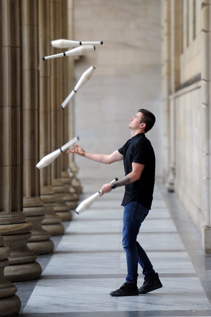 KCes_Luke_Davies_Juggler_Internet_Dundee_15_031116