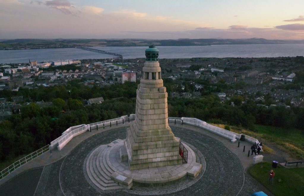 Dundee Law