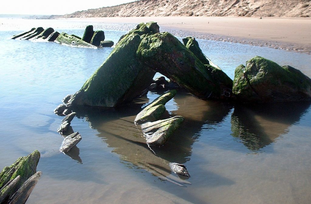 Shipwreck uncovered at Montrose in 2007.