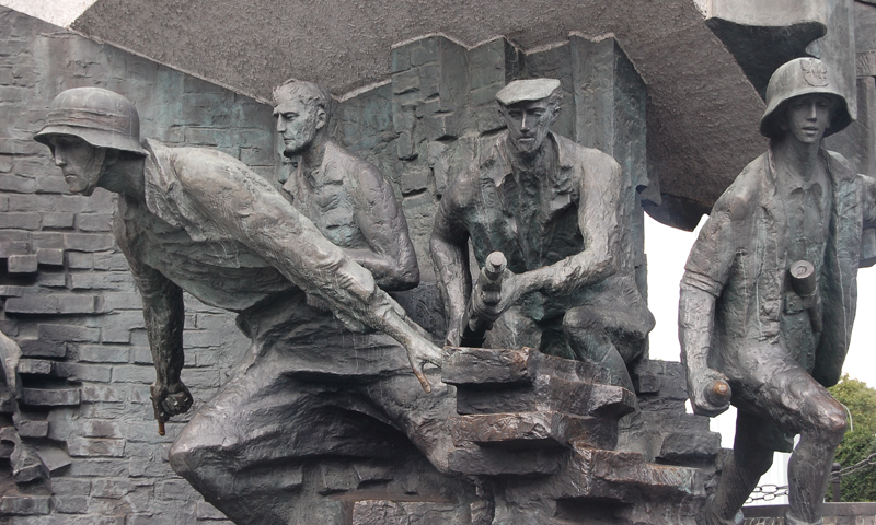 monument-to-the-uprising-fighters-warsaw-uprising-museum-1