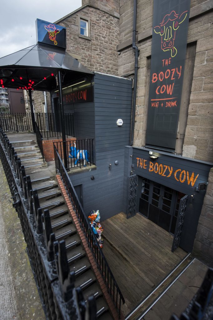 Boozy_Cow_Vip_Dundee_AR