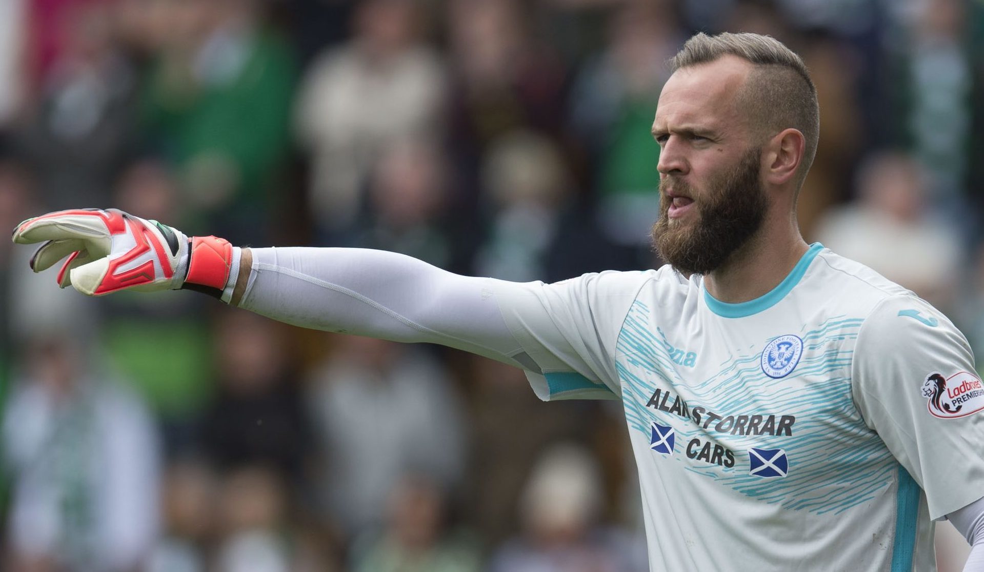 Alan Mannus.