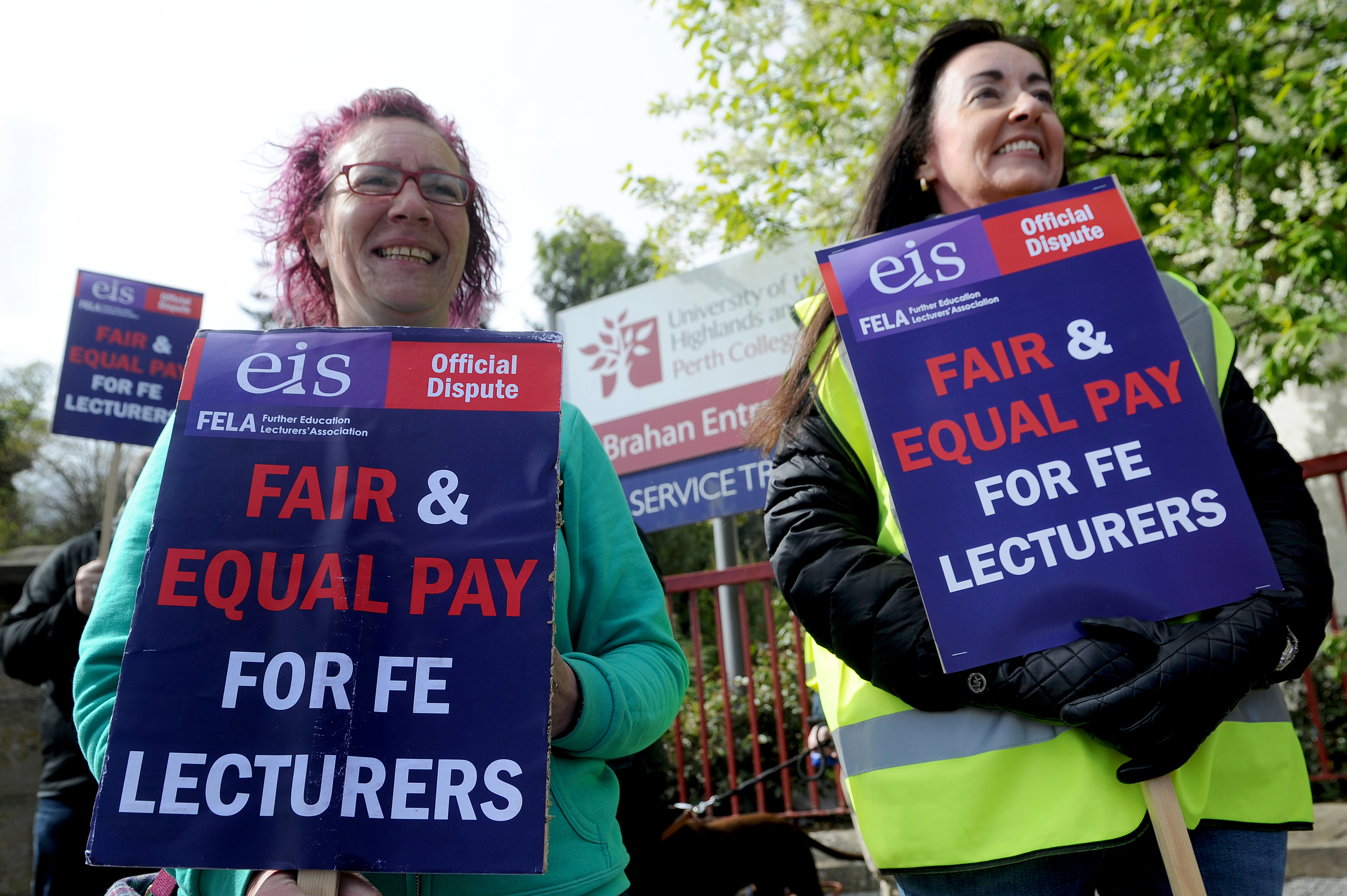 Striking lecturers at Perth UHI Crieff Road entrance on Thursday morning.