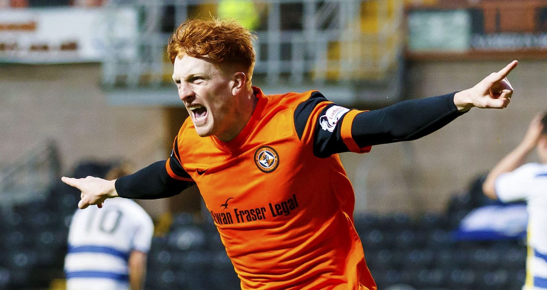 Simon Murray in action for Dundee United