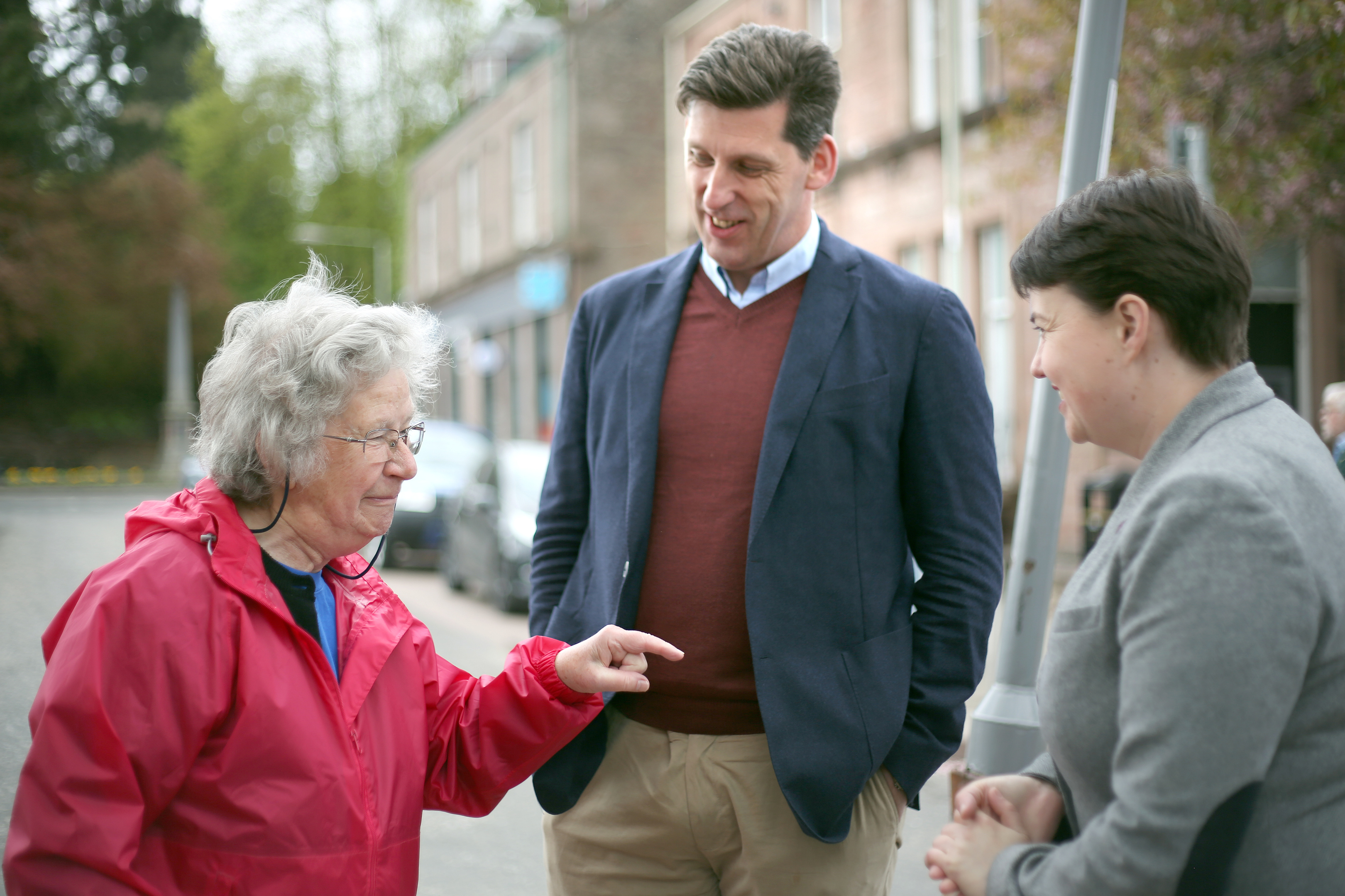 Ruth Davidson with Perth and North Perthshire Conservative candidate Ian Duncan and Dorothy Lothian, Mr Duncan's old chemistry teacher, in Alyth.