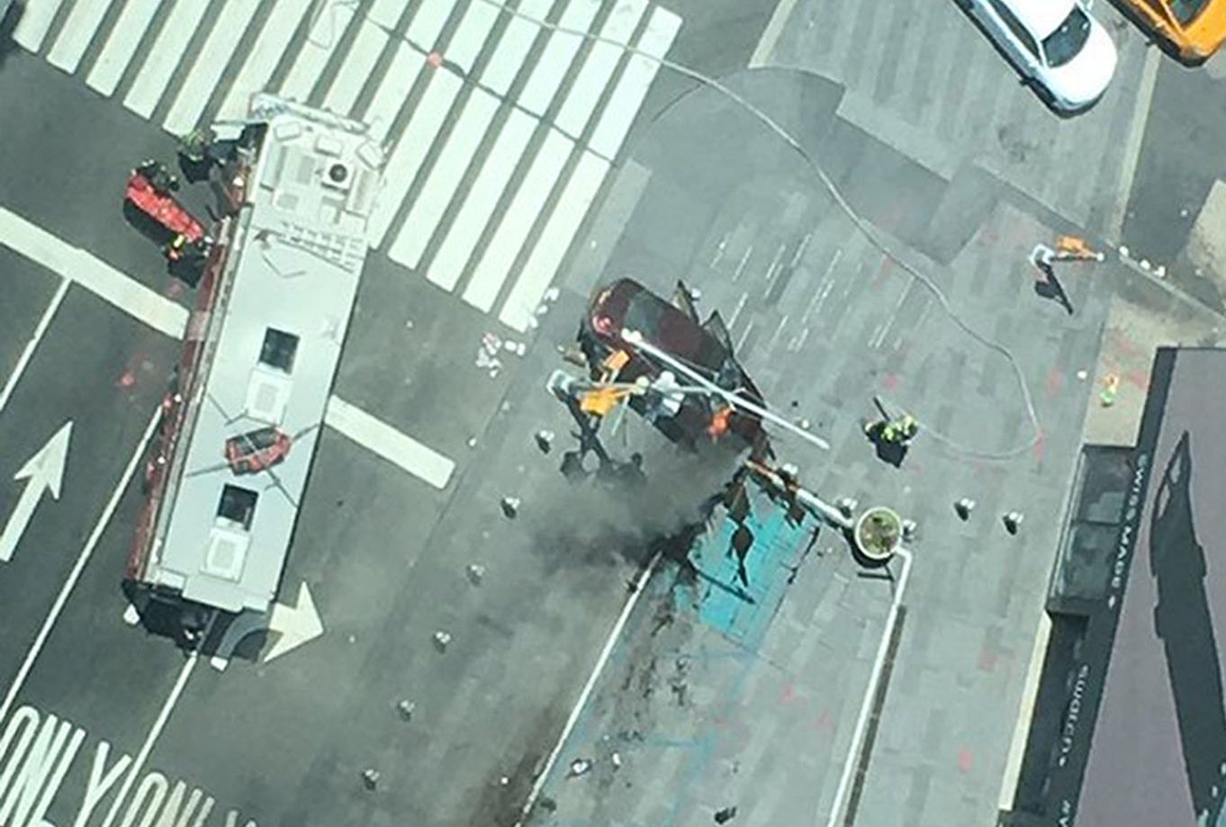 Picture taken with permission from the twitter feed of @chrisreinder of the incident in Times Square, New York, USA.