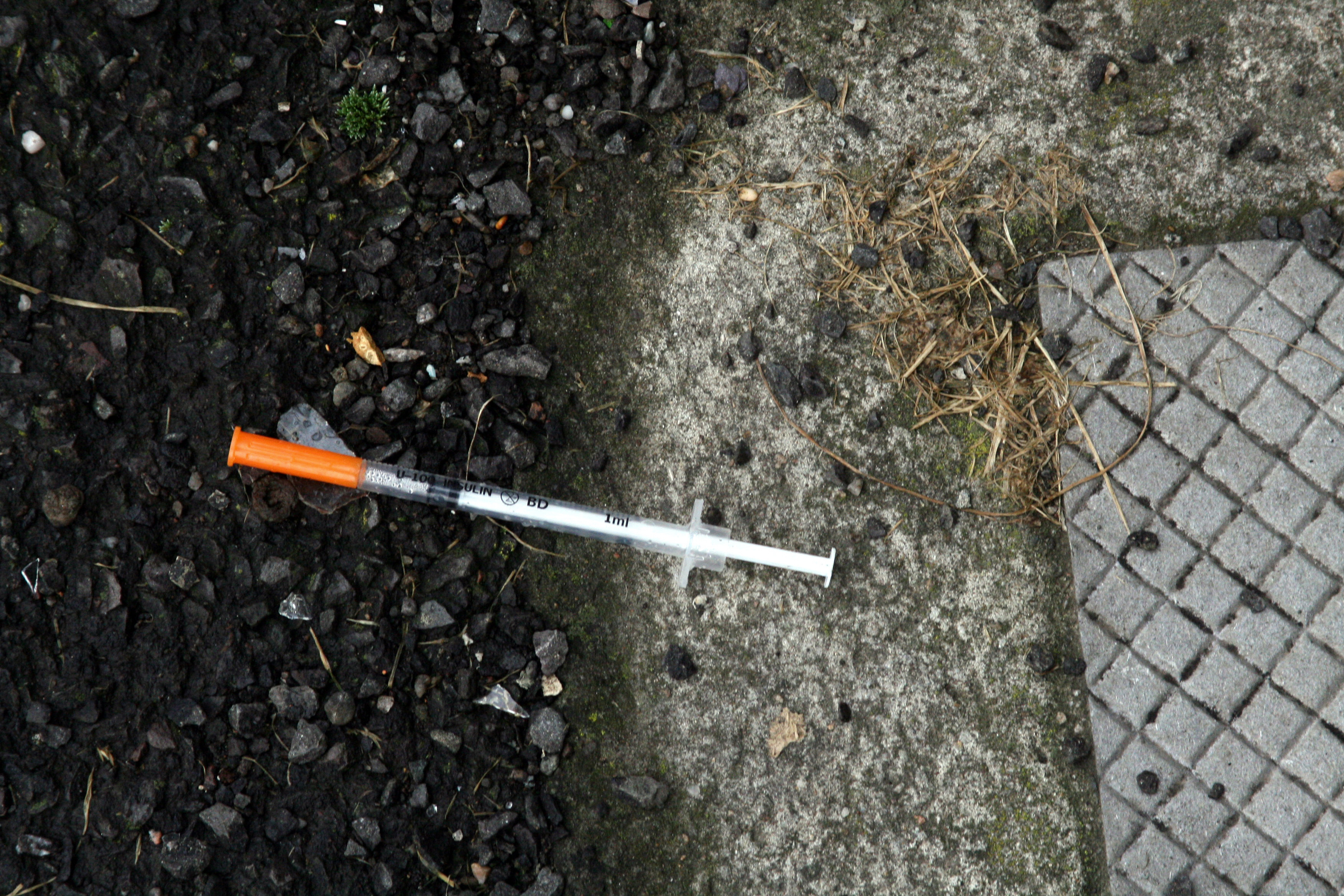 846 needles were uplifted by the council after being reported last year