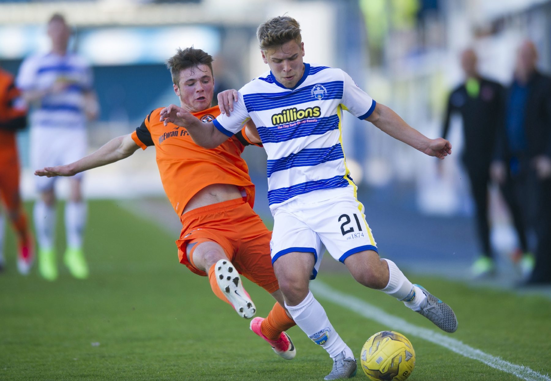 Jamie Robson battles with Morton's Andy Murdoch.
