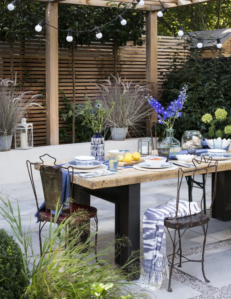 INTERIORS Alfresco 092531