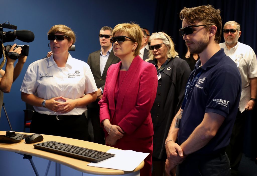 First Minister Nicola Sturgeon looks at a 3D simulator during a visit to the Advanced Forming Research Centre.