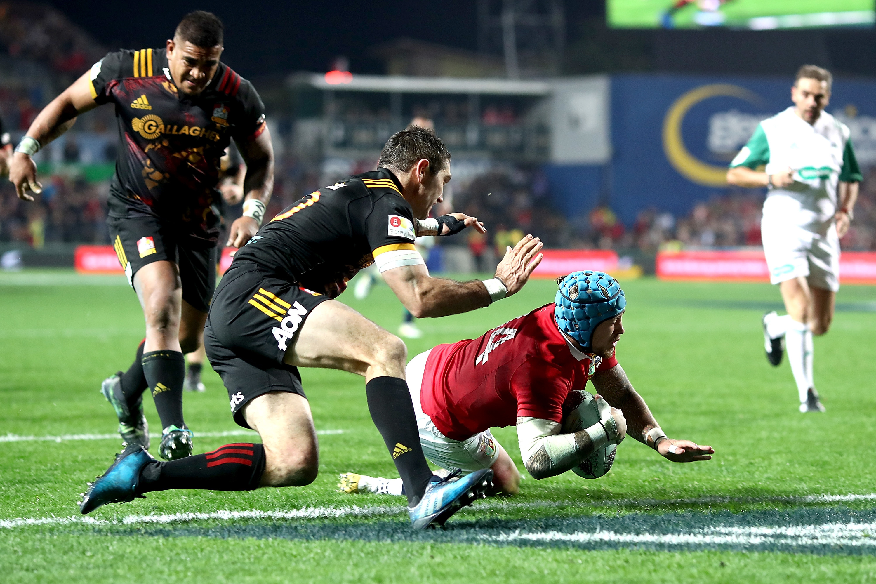 Jack Nowell scores his second try for the Lions in defeating the Chiefs in Hamilton.