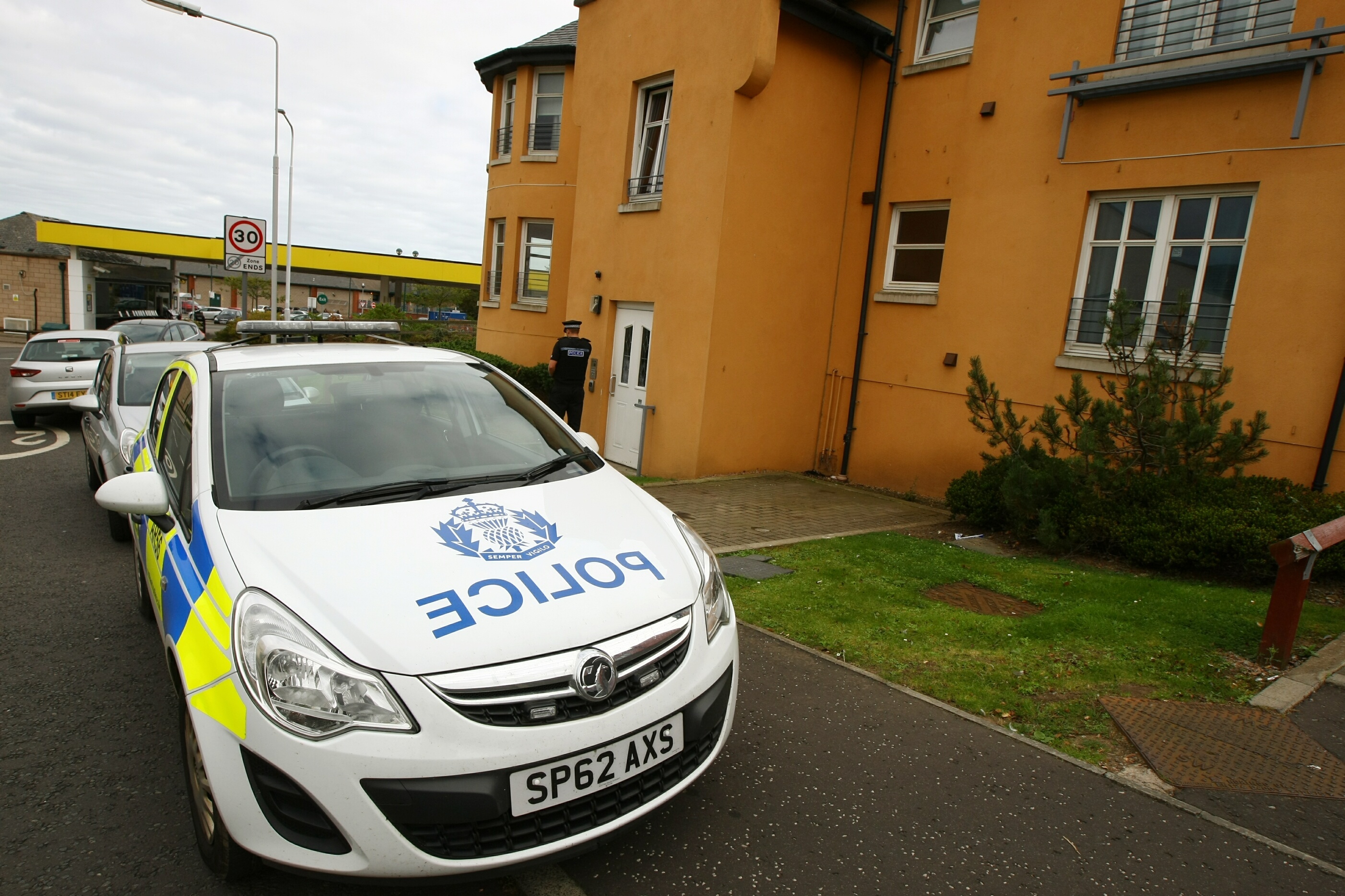 No officer was sent to Elizabeth Bowe's flat after her 999 call for help