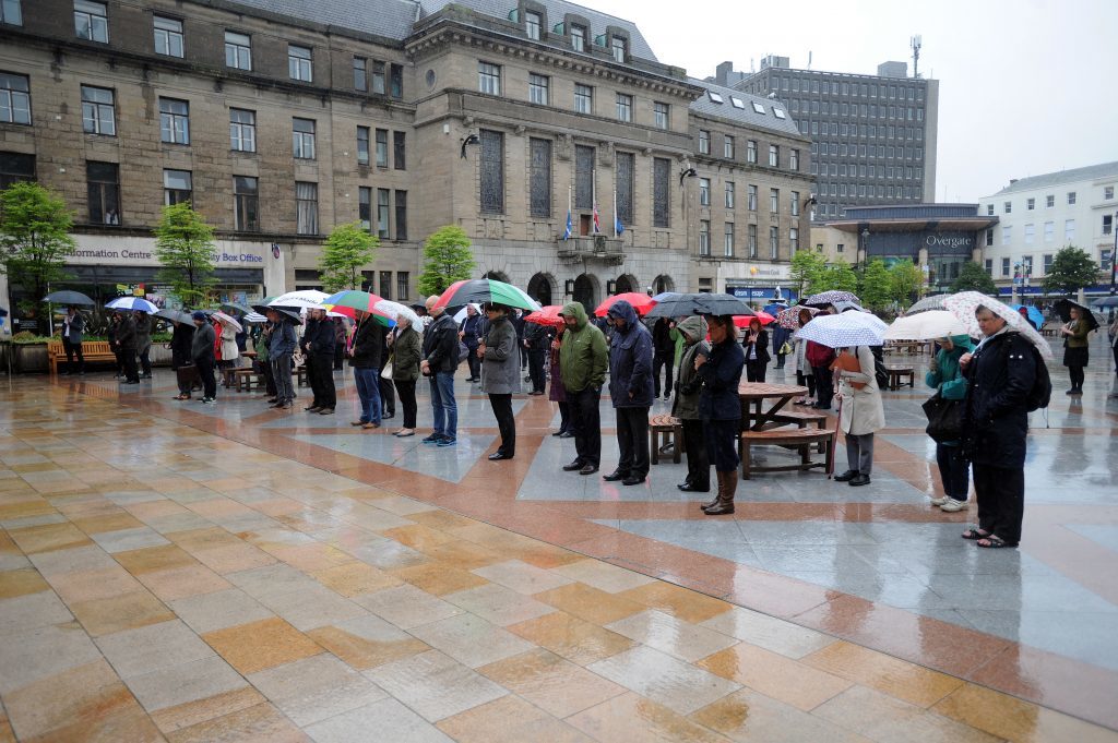 KCes_London_Attack_Minute_Silence_Dundee_060617_08