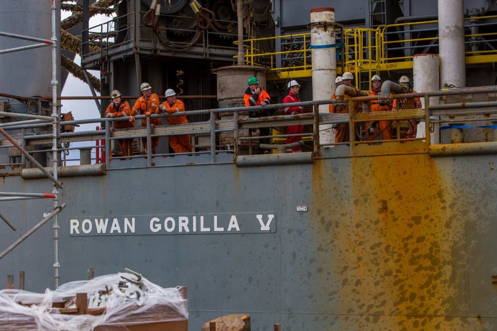 The Rowan Gorilla V Oil Rig arrives in Dundee Port.