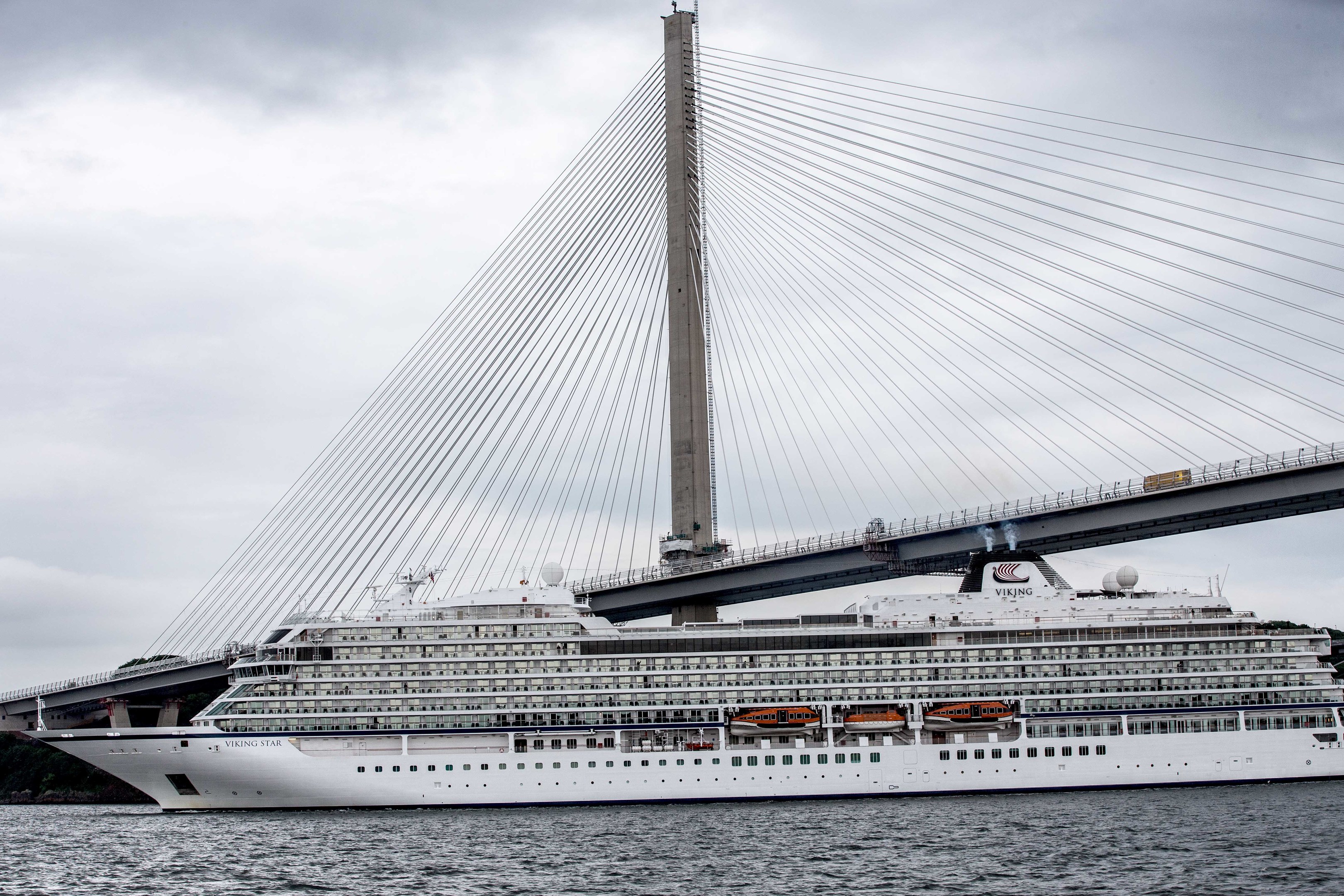 The Viking Star cruise ship navigates the Queensferry Crossing last week.