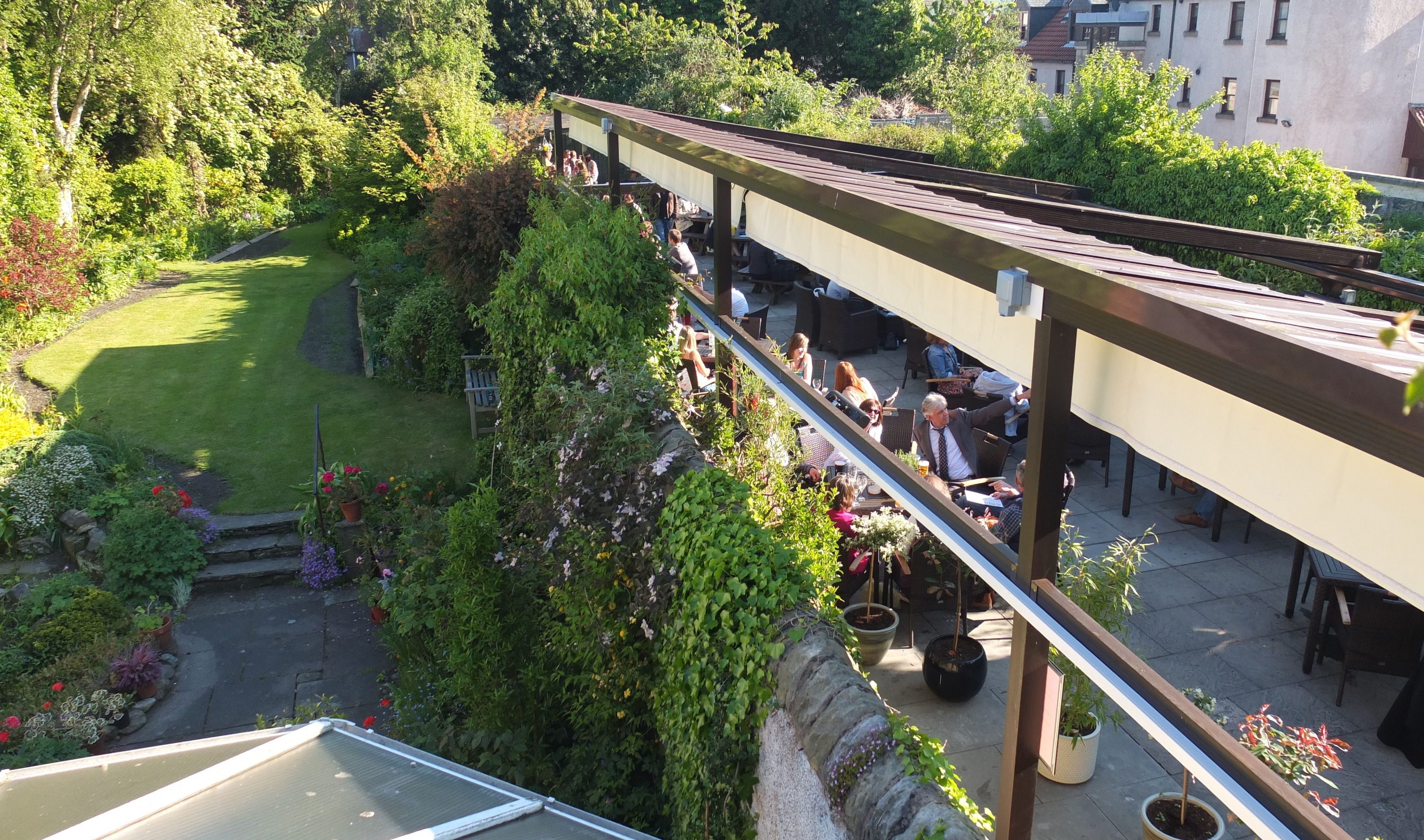 the West Port Bar, St Andrews, where planning permission was withdrawn for a beer garden roof structure incorrectly described as a pergola.