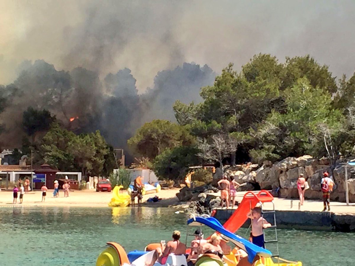 The fire in Ibiza. Credit: Martin Makepeace (@ShaggyIbiza).