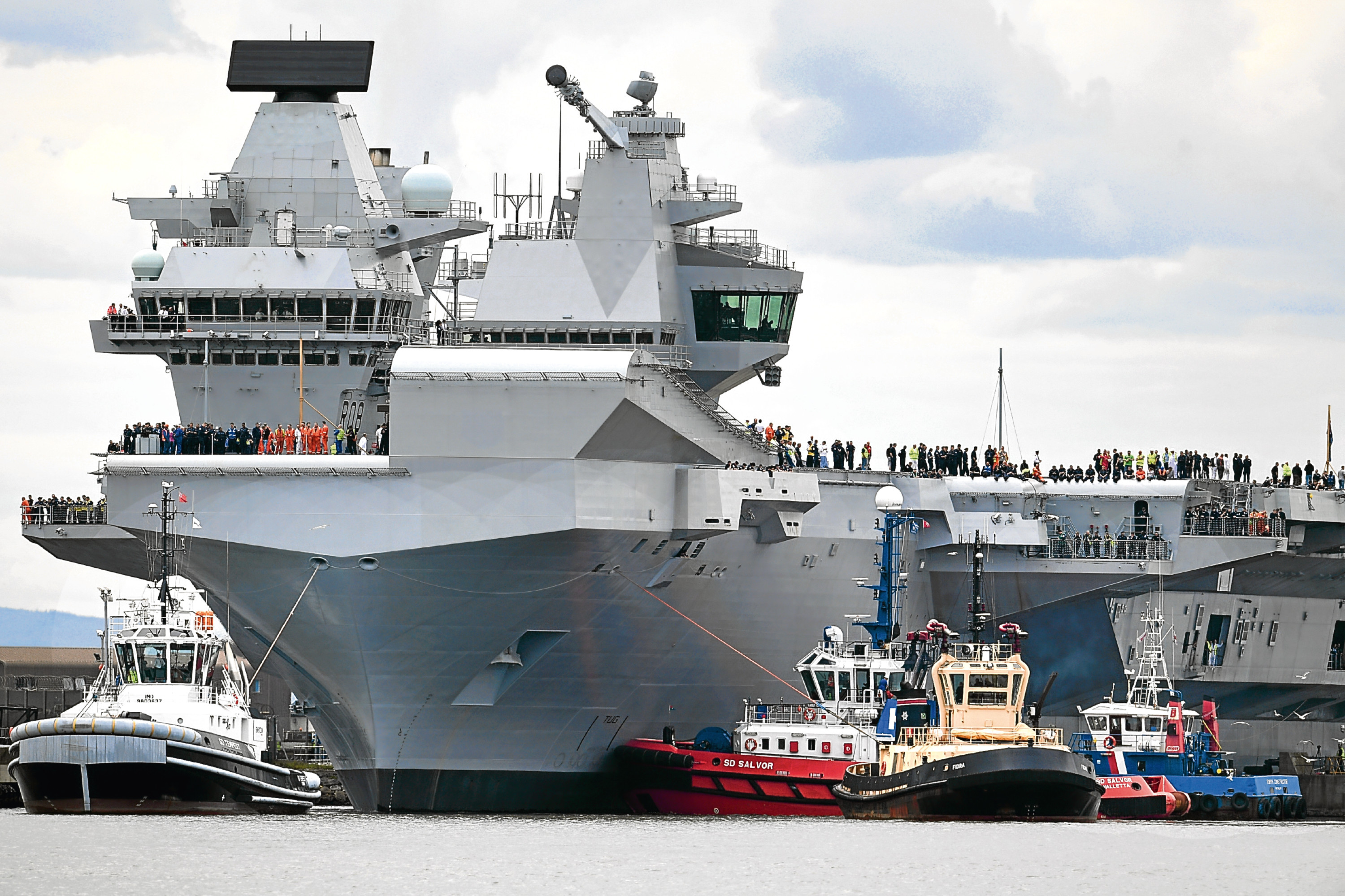 HMS Queen Elizabeth departs Rosyth for sea trials.