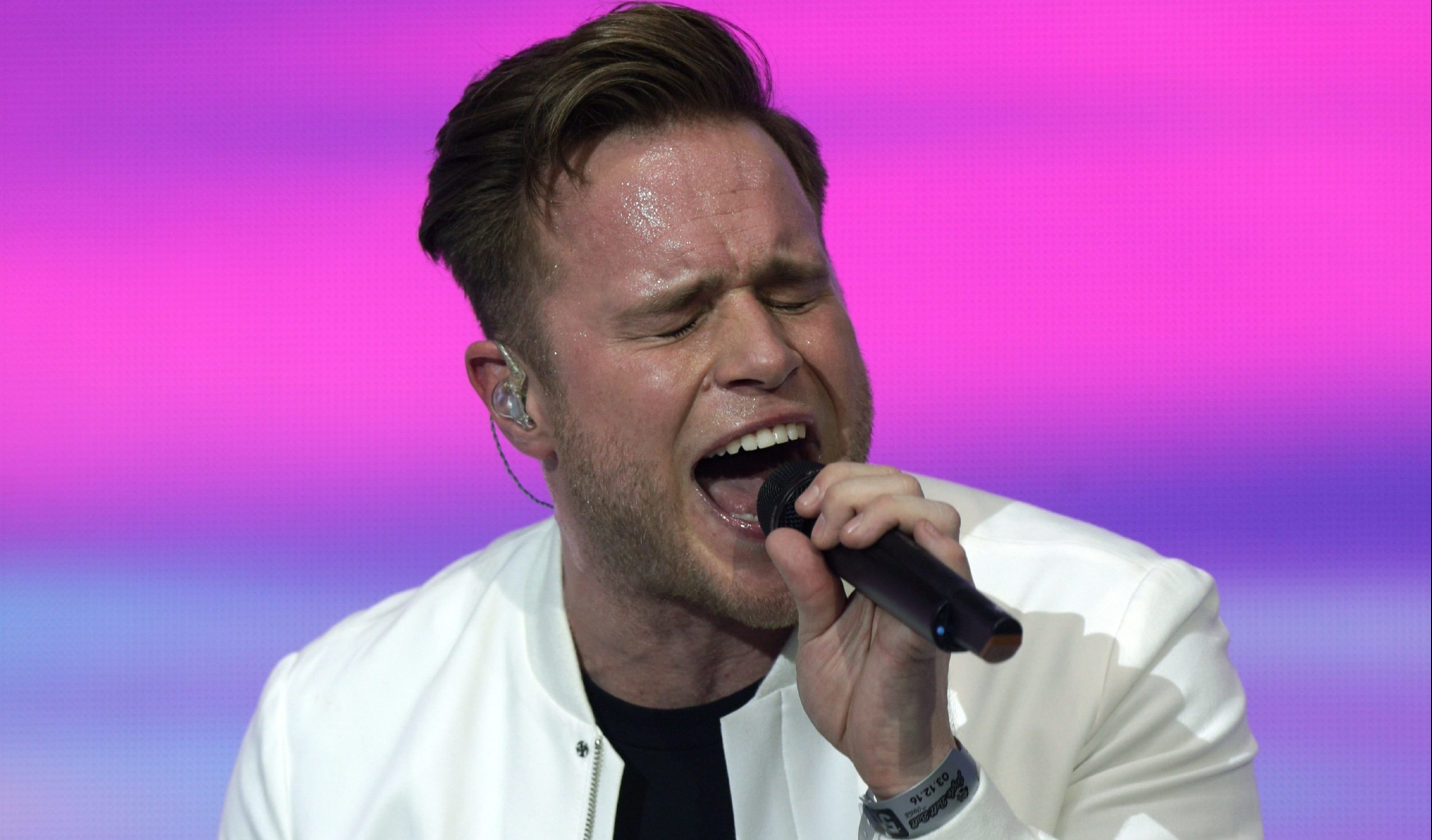 Olly Murs in action.