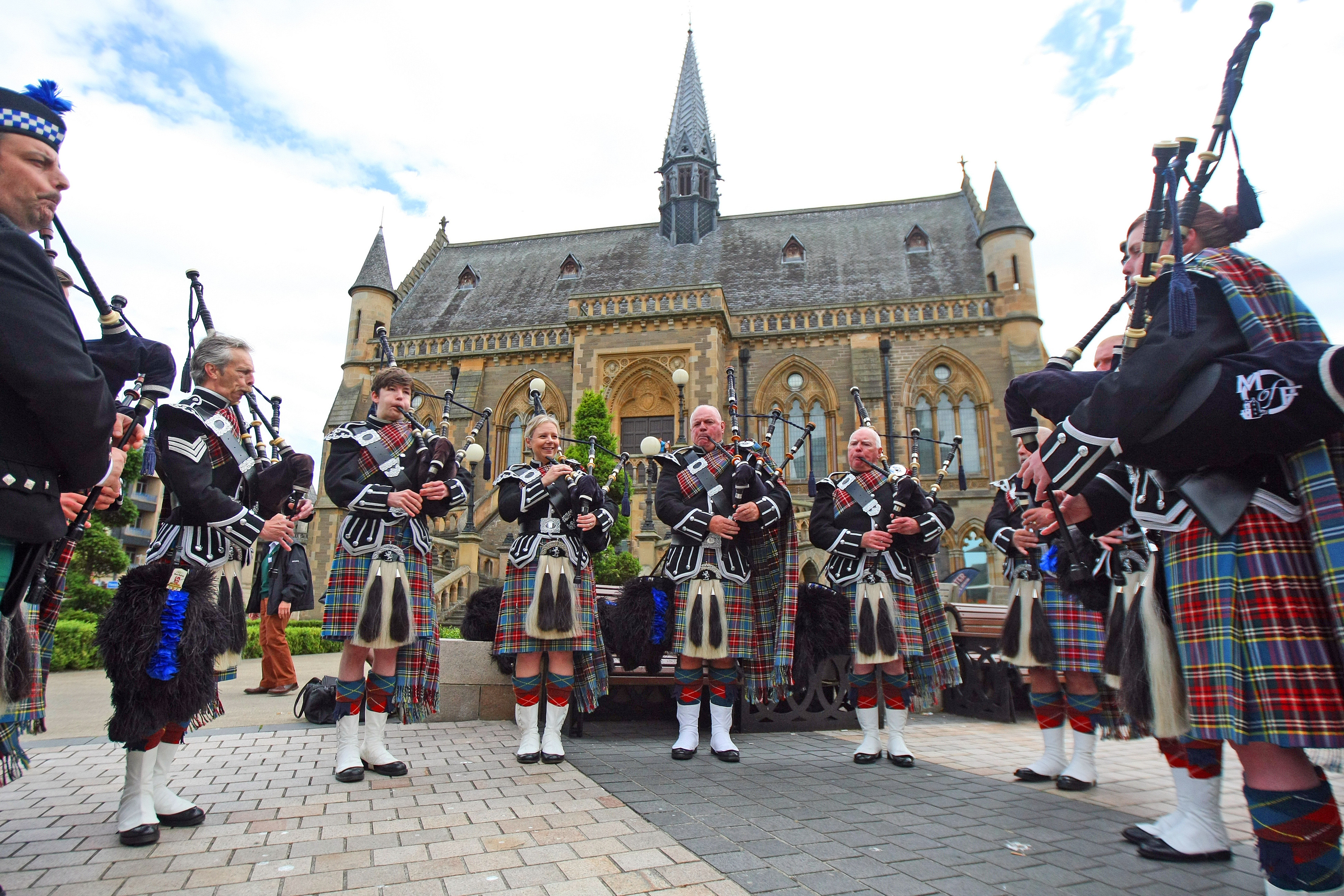 The Mains of Fintry pipe band warming up ahead of the parade.