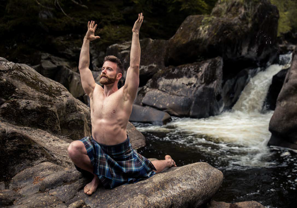 VIDEO: 'He said yes' - Beautiful moment Dundee's kilted yoga star pops