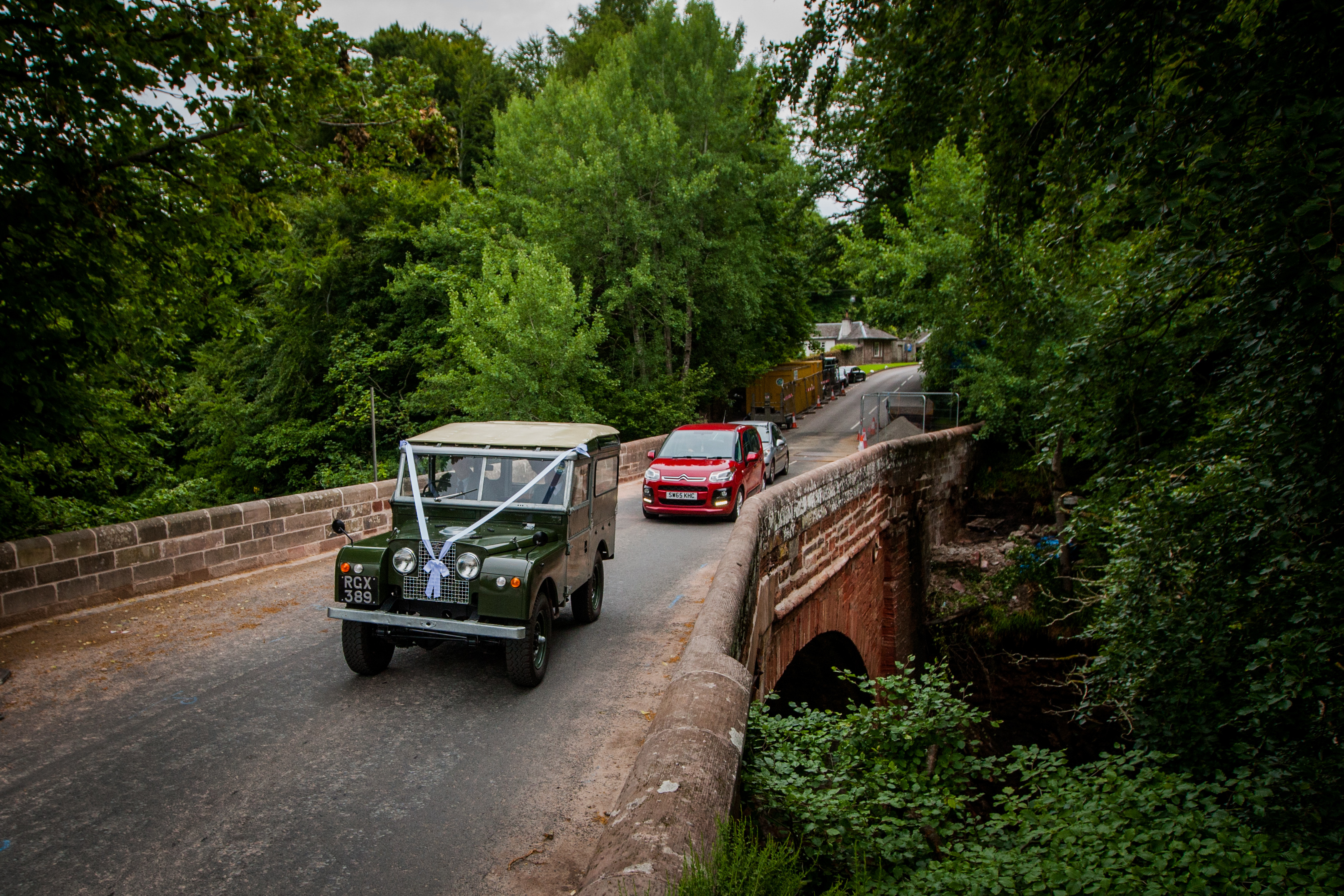 Bride-to-be Hannah's wedding car crosses the Gannochy Bridge en route to Edzell church