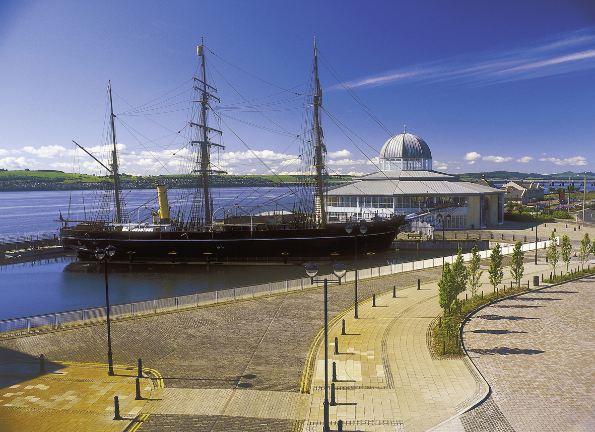 The RRS Discovery with Discovery Point in the background.