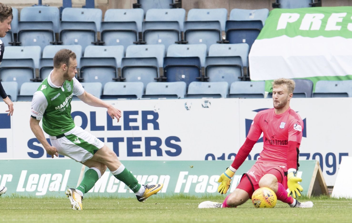 Scott Bain makes one of his many saves.