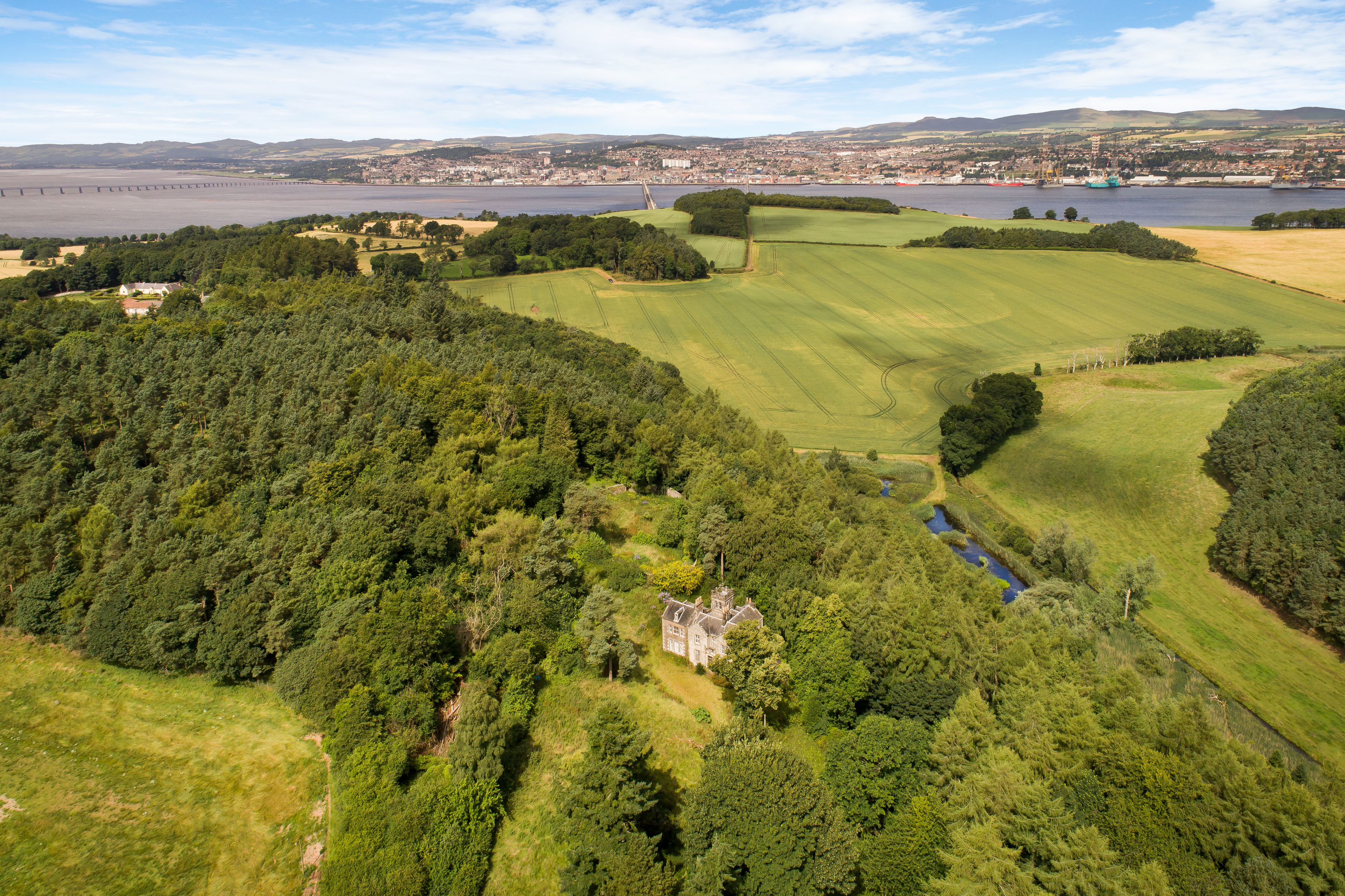 Chesterhill House with a view to the River Tay