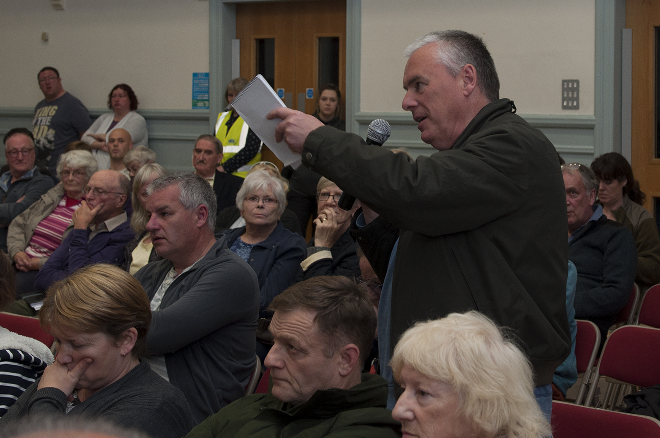 A member of the public puts a point across to the panel in Kirriemuir.