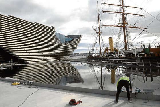 The reflections of the V&A and the RSS Discovery.