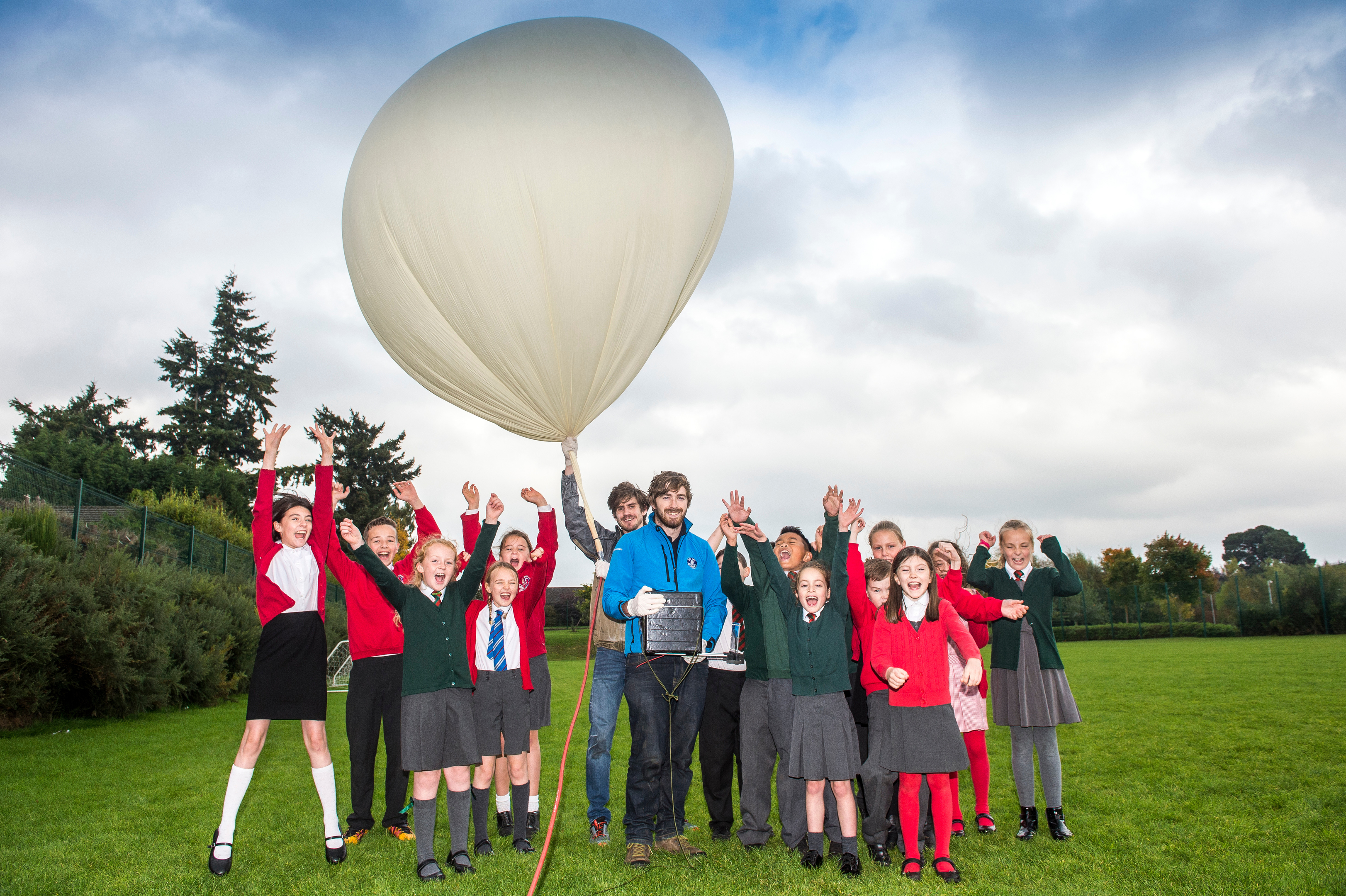 Primary 6/7 pupils at Blairgowrie Community Campus launch the note into space.