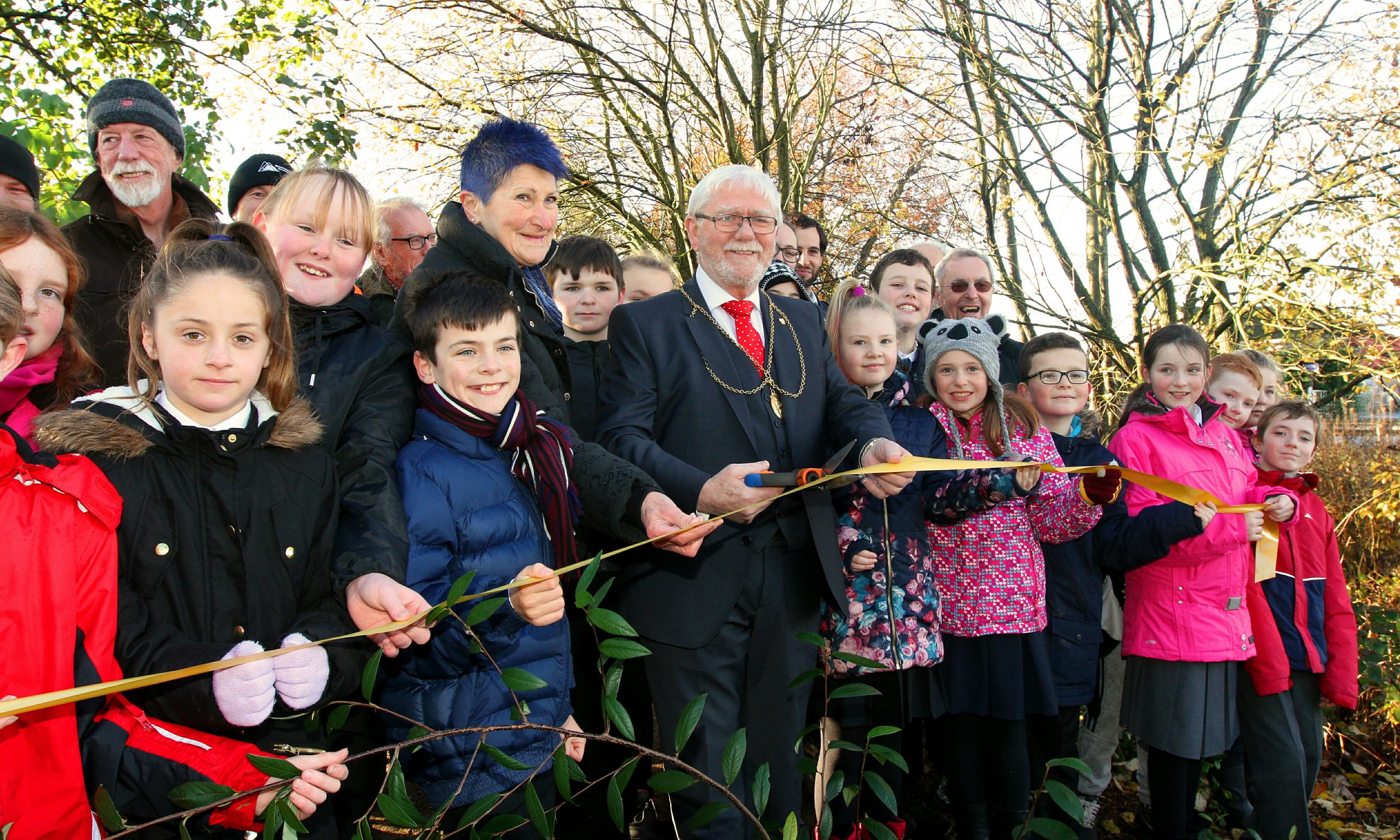 Pride of Place chairwoman Anne Easson and Perth and Kinross Provost Dennis Melloy open the new look Coupar Burn