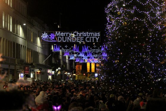 Evening Telegraph/courier News- Dundee xmas light night switch on,picture shows;  the light night parade. ,friday 24th november.