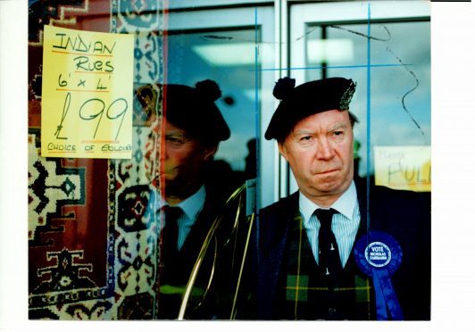 Sir Nicholas Fairbairn campaigning in Perth in 1992