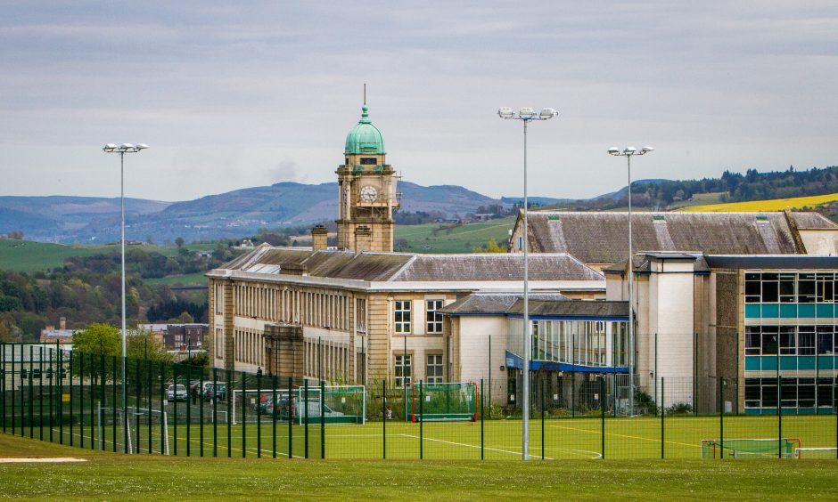 viewlands-primary-archives-the-courier