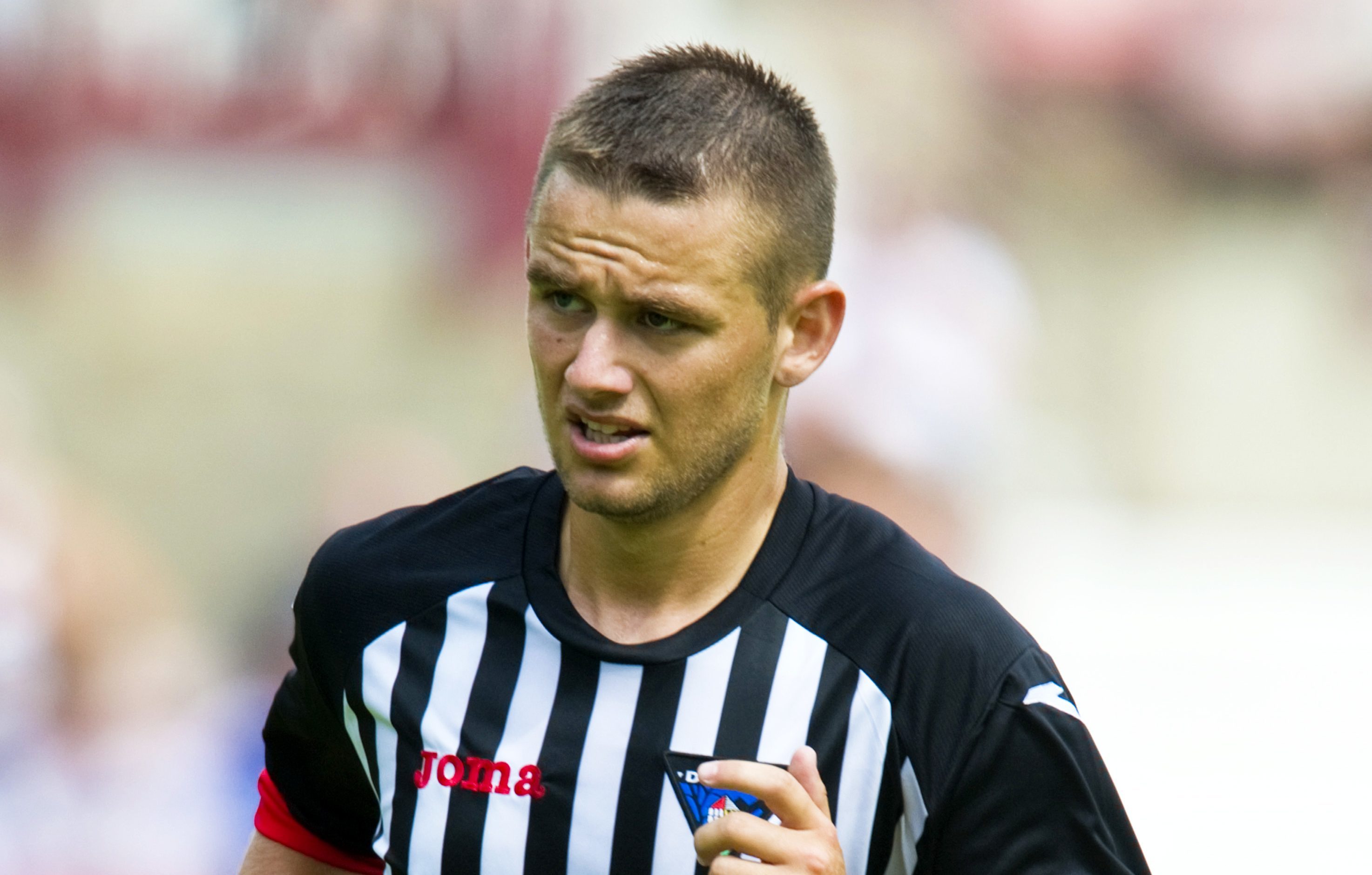 Ryan Wallace in action for Dunfermline.