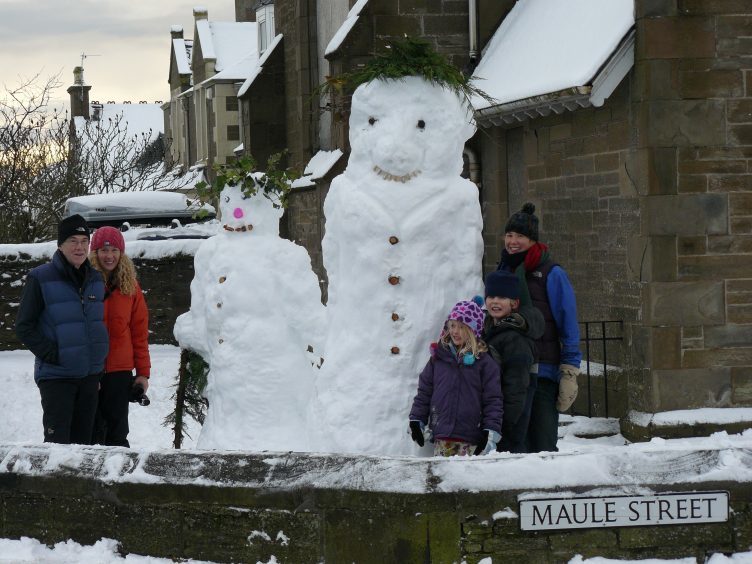 Snowmen in Carnoustie, December 2009.