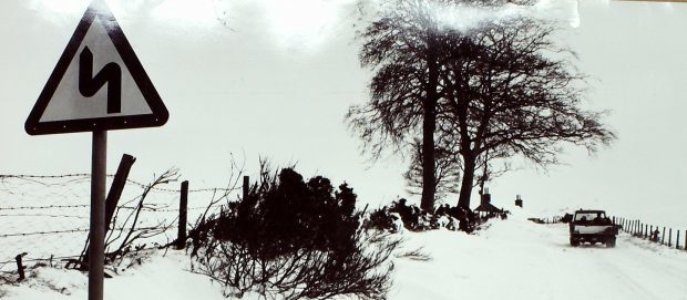The B978 looking towards Craichie near Forfar during the winter storm in 1983.